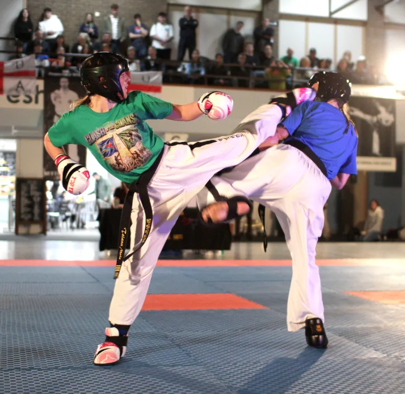 competition_kick Competition high kick